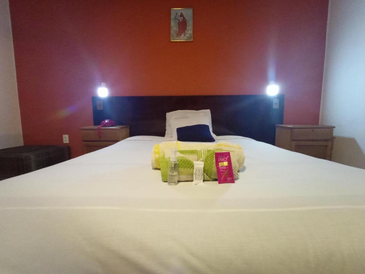 Isabela Hotel La Paz Esterno foto